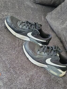 Nike AIR MAX  Black and White Women's Sneakers